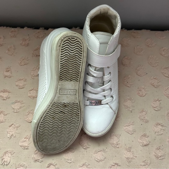 Guess Wedge Sneakers White Size 8 - Picture 2 of 3